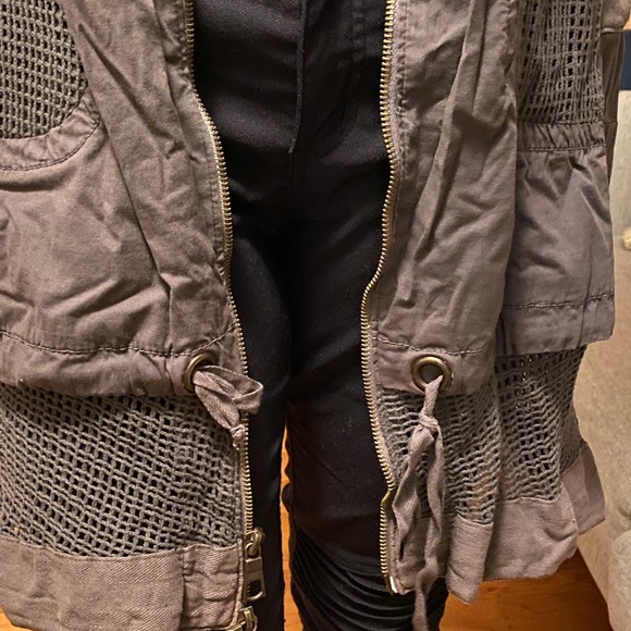 XVI jacket with mesh details - Picture 3 of 6